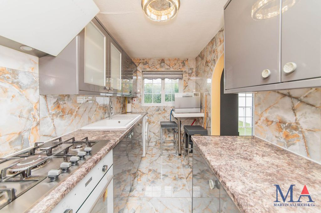 Property photo 3 of 26