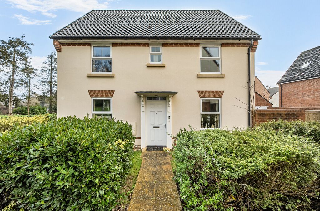 Property photo 1 of 20 698F71745B604-141...