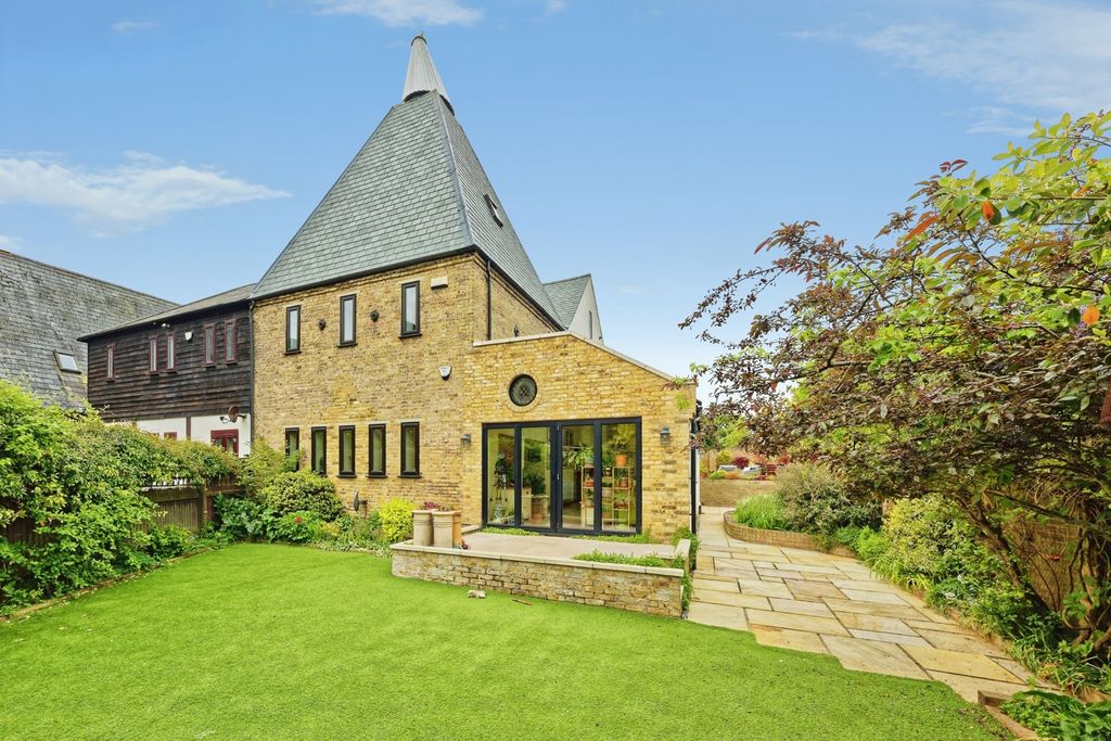 Property photo 2 of 31 Pbox-Img.Jpg