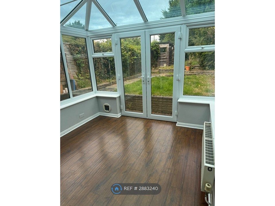 Property photo 2 of 6 Conservatory