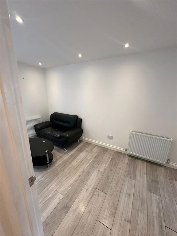 Property photo 3 of 5 Gallery