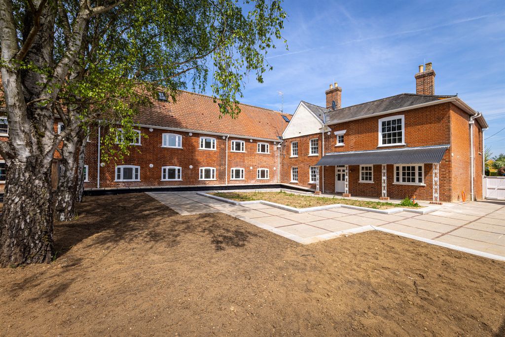 Property photo 1 of 20