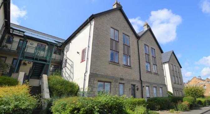 Property photo 1 of 8