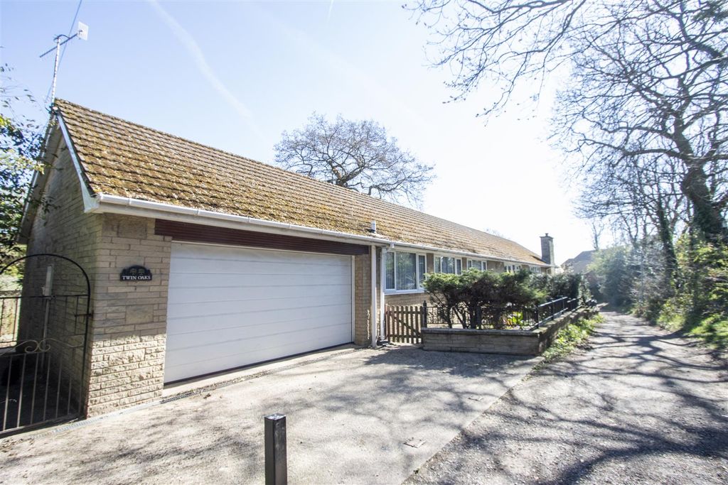 Property photo 1 of 18 Front