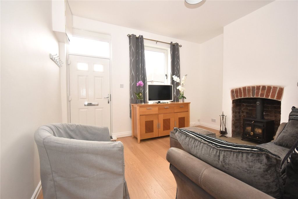 Property photo 2 of 15 Picture No. 25