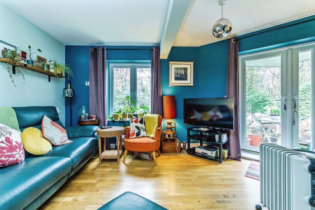 Property photo 2 of 21 Pbox-Img.Jpg