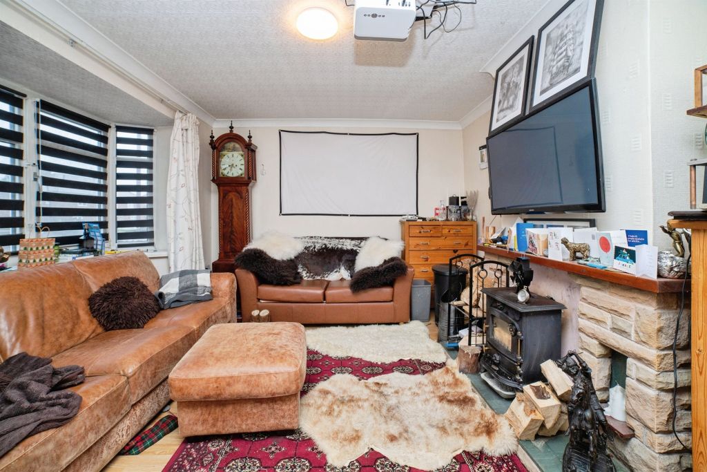 Property photo 3 of 25