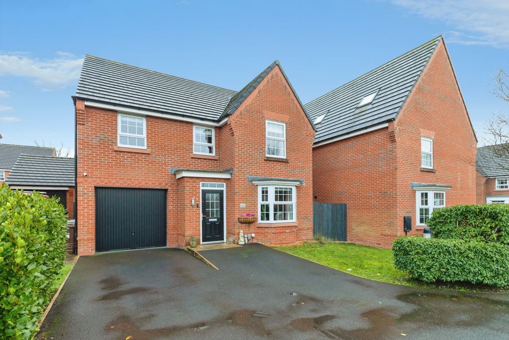 Property photo 1 of 20 Front