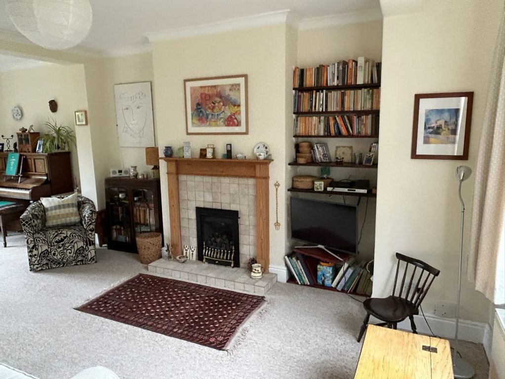 Property photo 2 of 20