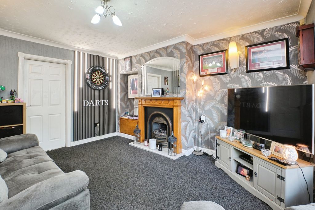 Property photo 2 of 15