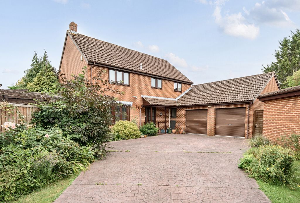 Property photo 1 of 12 1342565-1-68A311E...