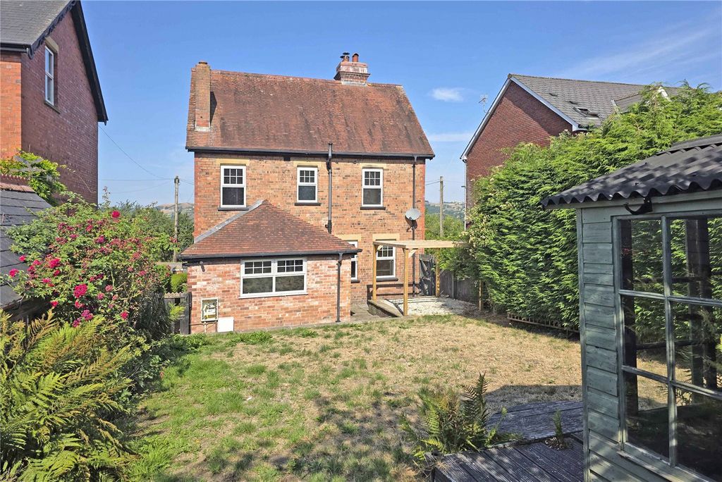 Property photo 2 of 21 Picture No. 28