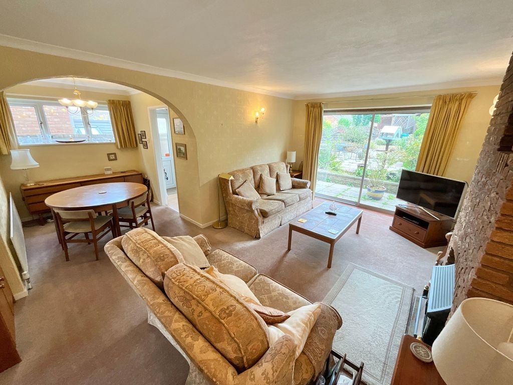 Property photo 2 of 11