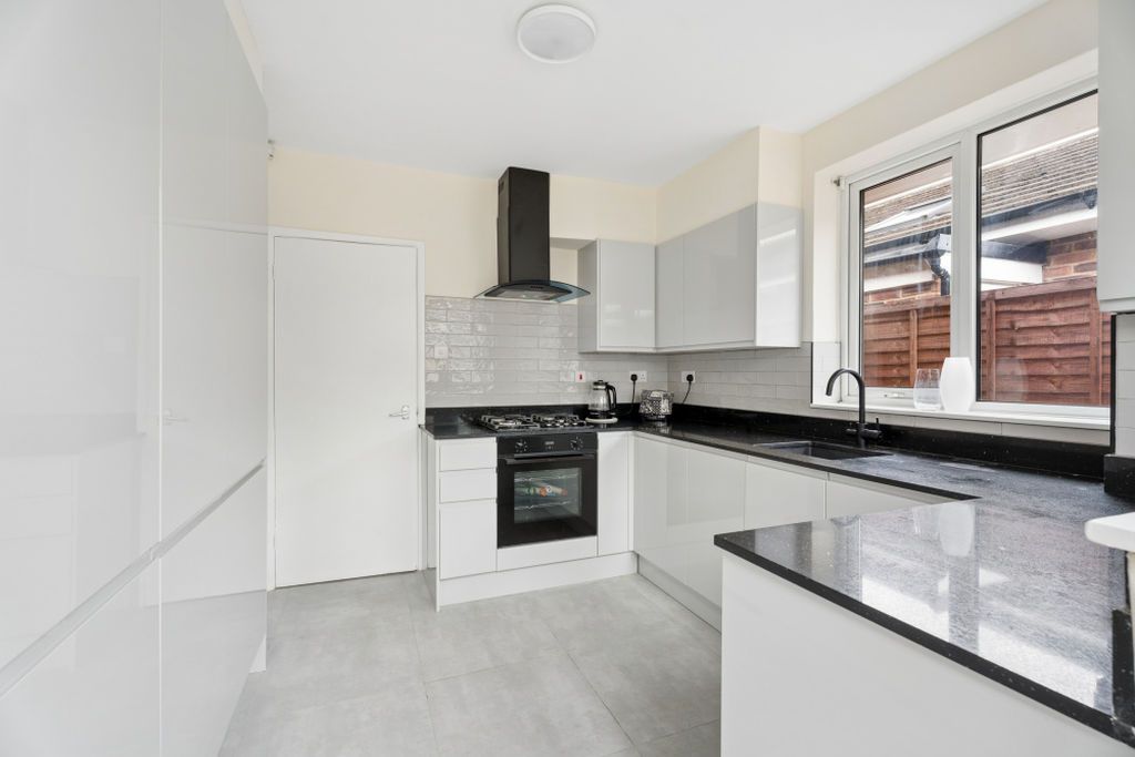 Property photo 3 of 16 Photo 7
