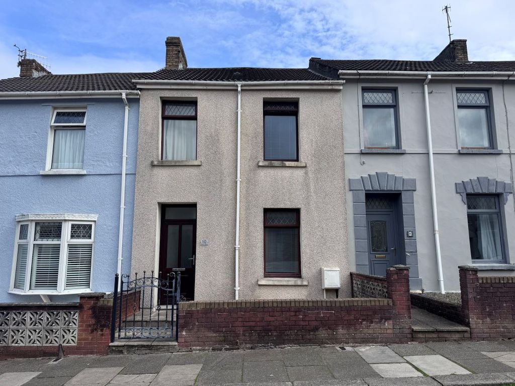 Property photo 2 of 17