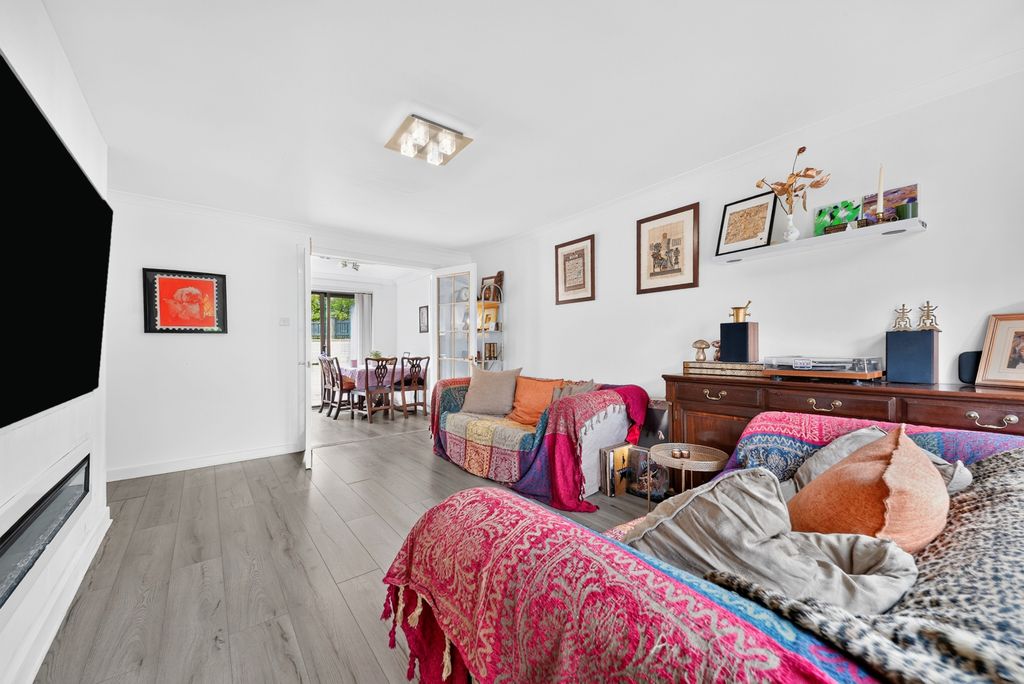 Property photo 2 of 14 Pbox-Img.Jpg