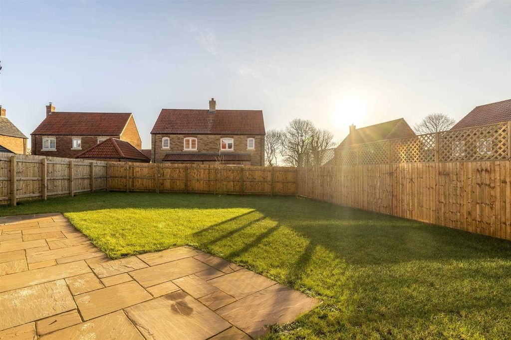 Property photo 3 of 26 4130884