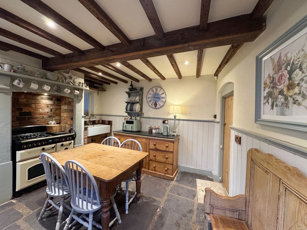 Property photo 3 of 16 Kitchen