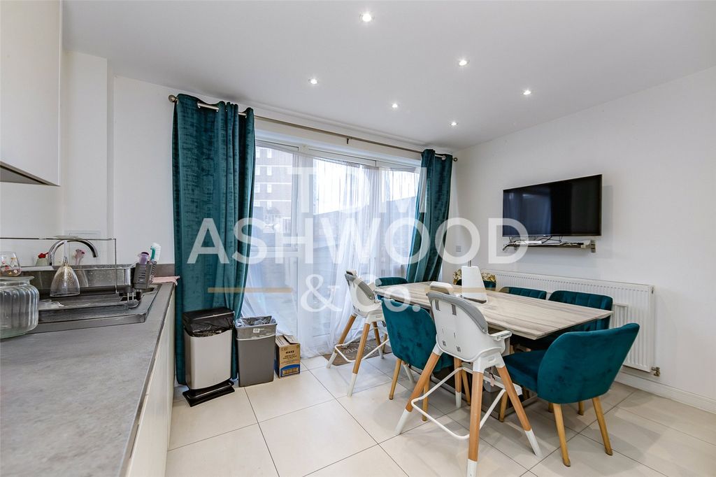 Property photo 3 of 17 Picture No. 18