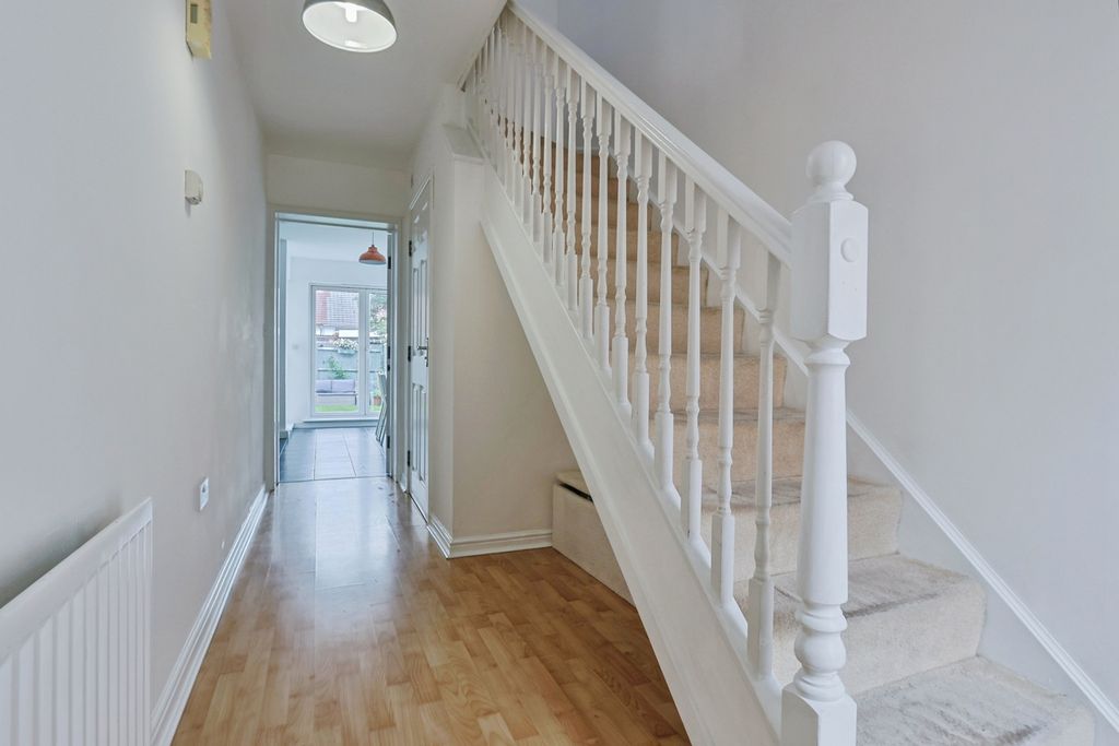 Property photo 2 of 19 Pbox-Img.Jpg