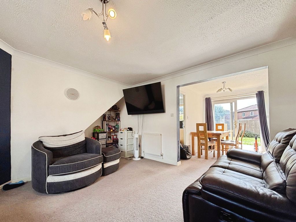 Property photo 3 of 11