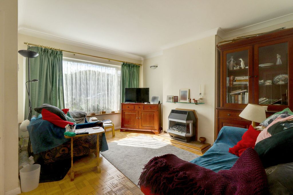 Property photo 2 of 12
