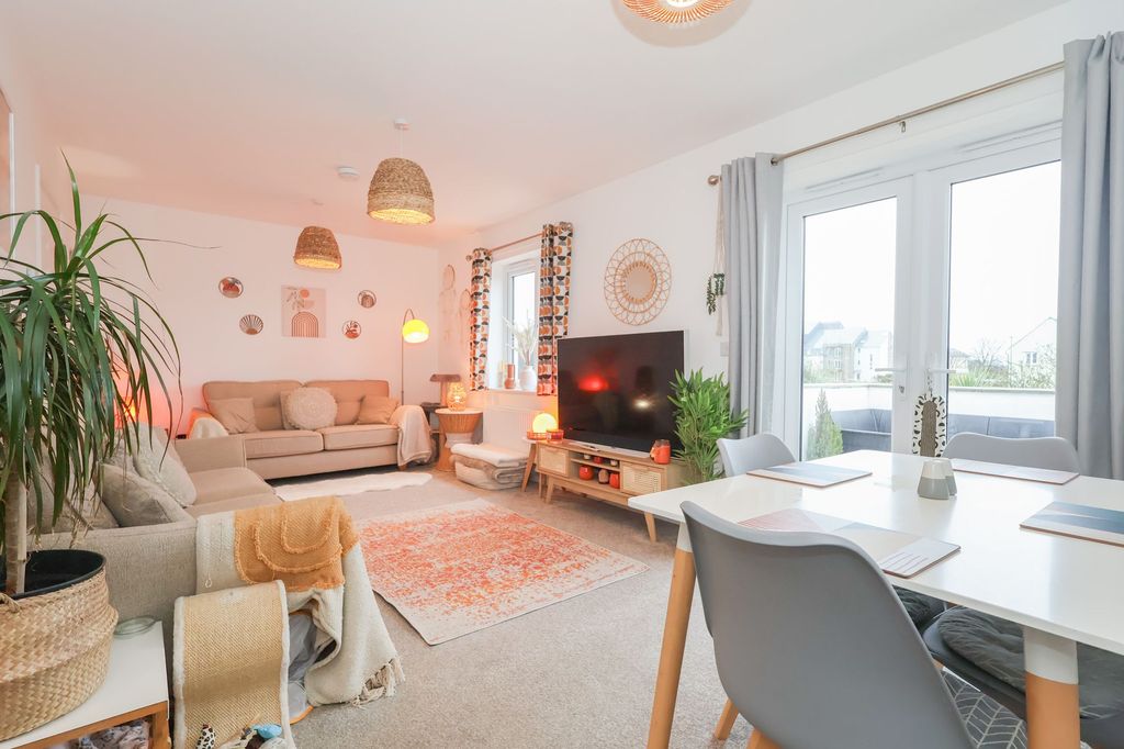 Property photo 3 of 19 Open Plan Lounge/Diner