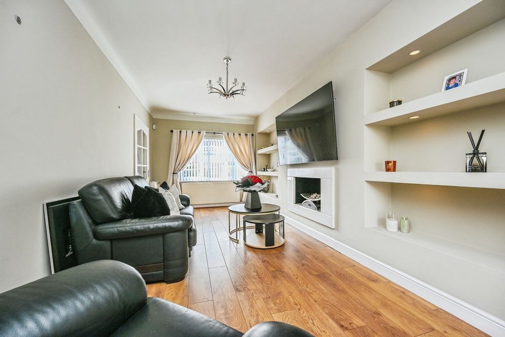 Property photo 2 of 14 Pbox-Img.Jpg