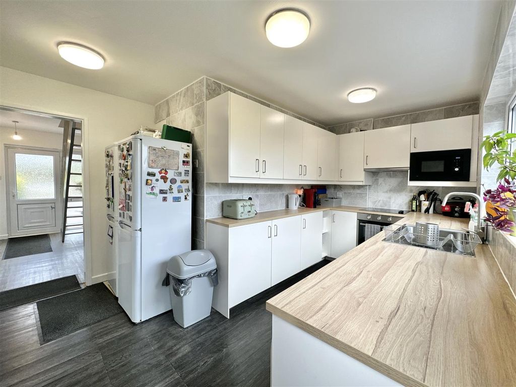 Property photo 2 of 22 Kitchen.Jpg