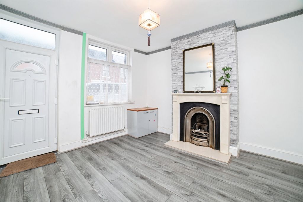 Property photo 3 of 28