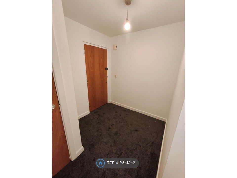 Property photo 3 of 9 Entrance