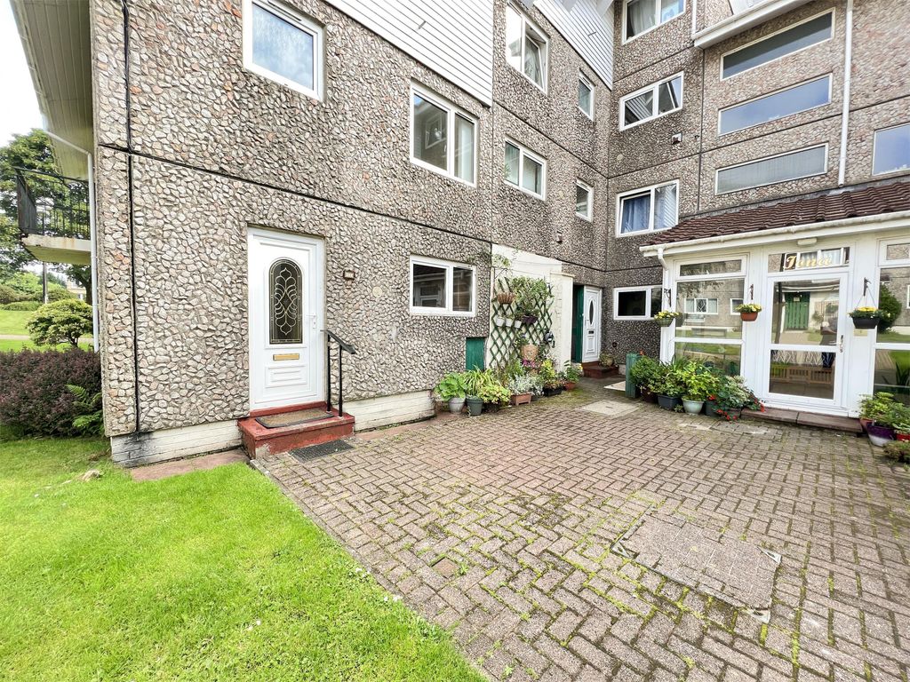 Property photo 2 of 13