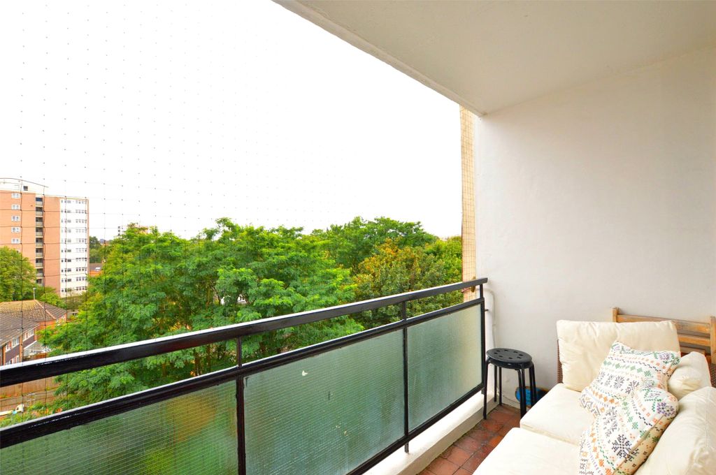 Property photo 3 of 10 Picture No. 02