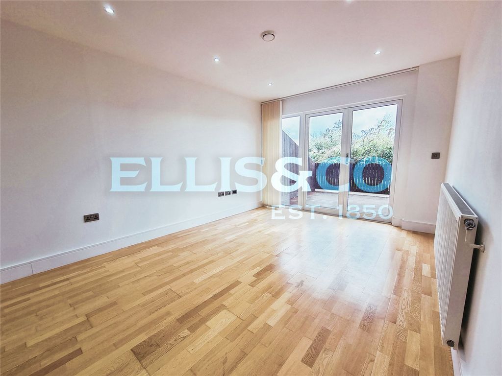 Property photo 1 of 8 Picture No. 12