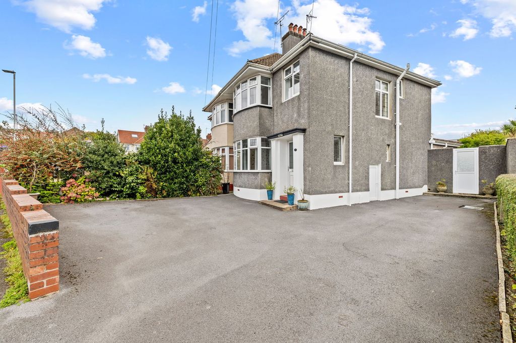 Property photo 3 of 29