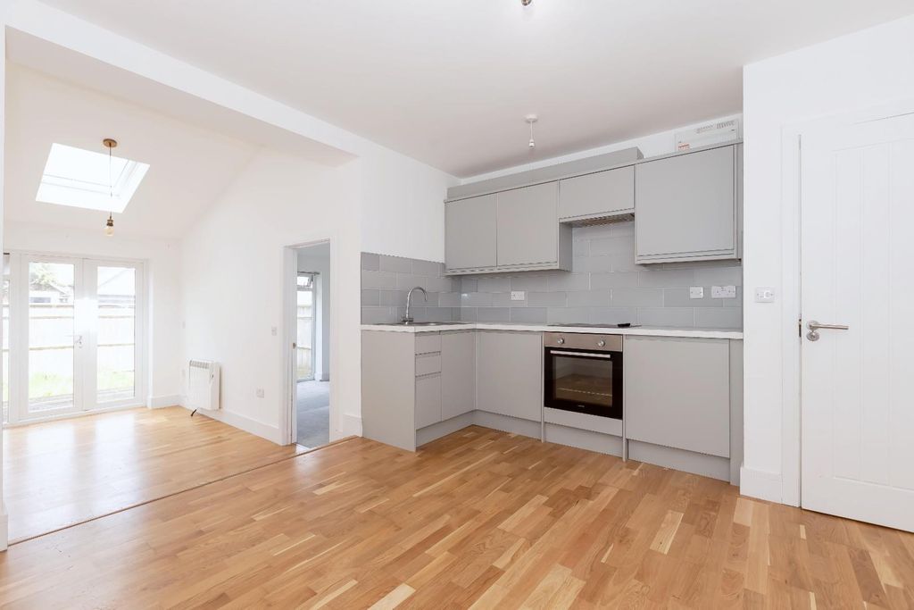 Property photo 1 of 16 Crabtree Lane_1.Jpg