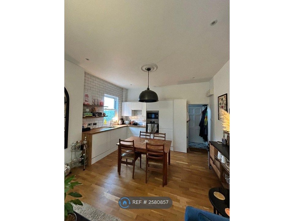 Property photo 2 of 5 Kitchen