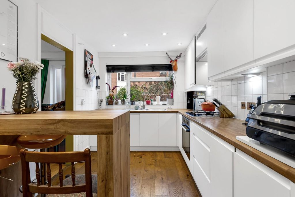 Property photo 3 of 15 Kitchen/Diner