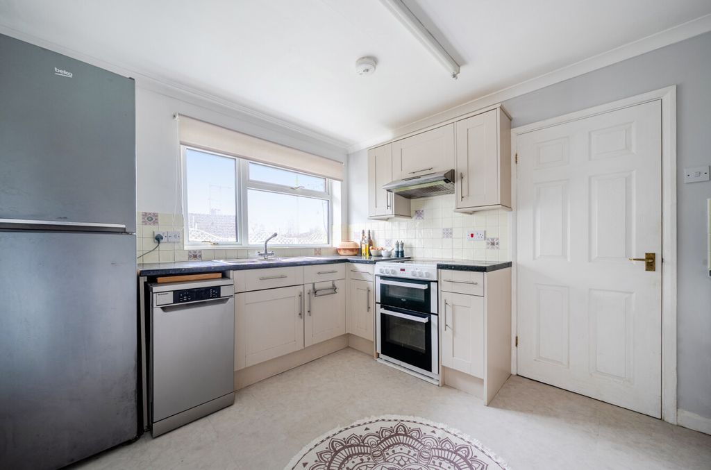 Property photo 3 of 24 1428930-8-69B2Cb4...