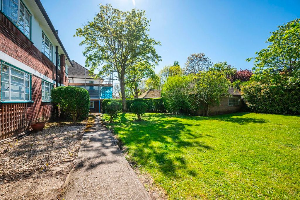 Property photo 2 of 3