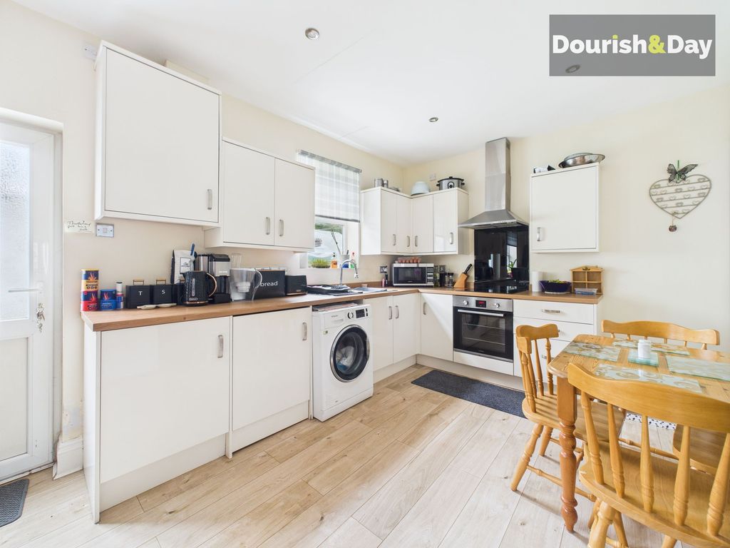 Property photo 2 of 11 Kitchen Diner