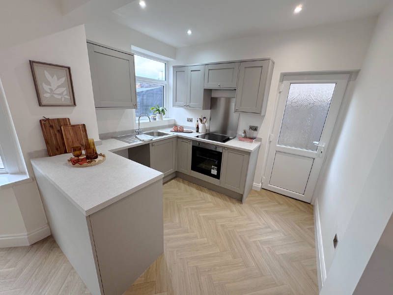 Property photo 3 of 23 Dining Kitchen