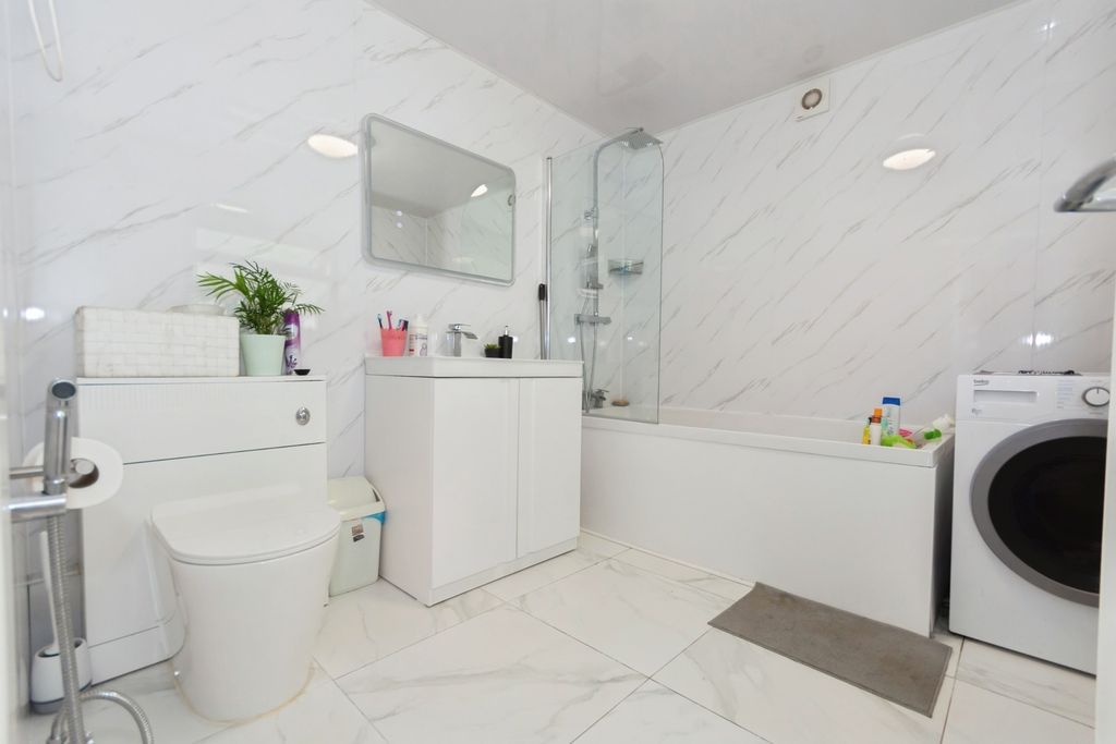 Property photo 3 of 25 Pbox-Img.Jpg