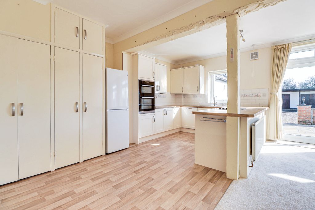 Property photo 3 of 19 Kitchen Area