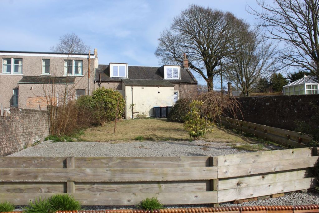 Property photo 2 of 24