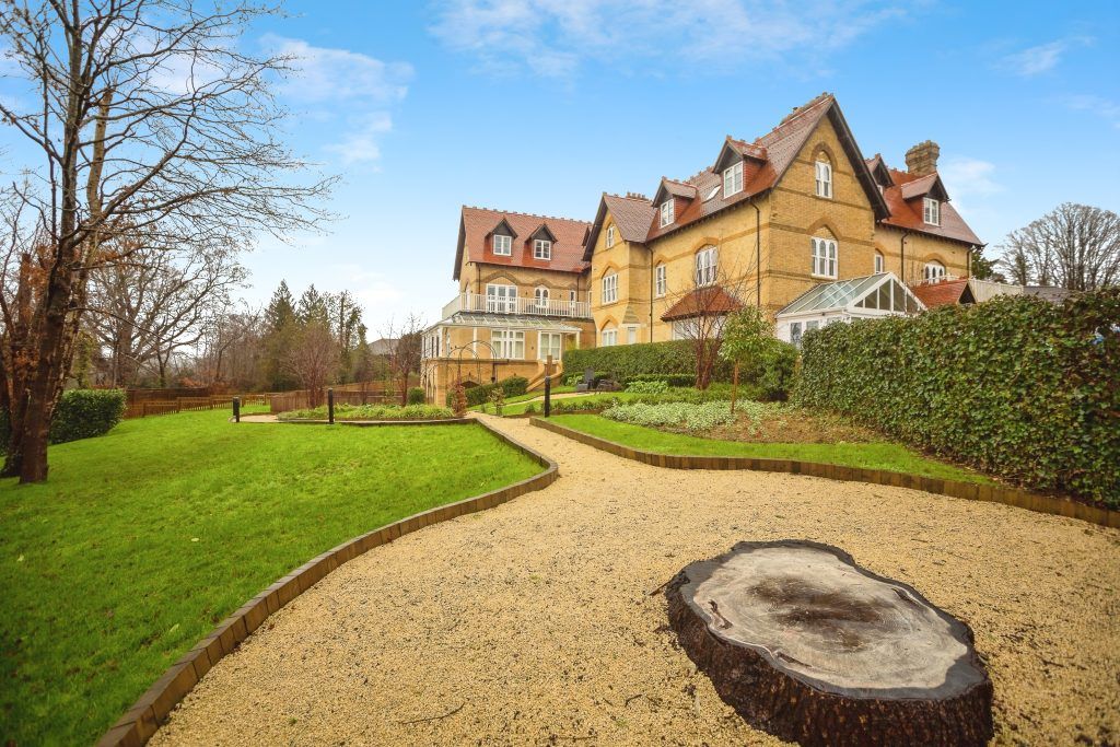 Property photo 1 of 20