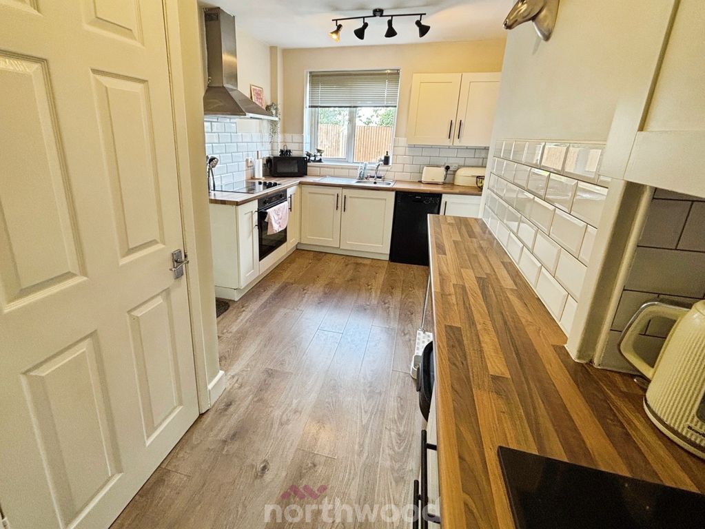 Property photo 3 of 28