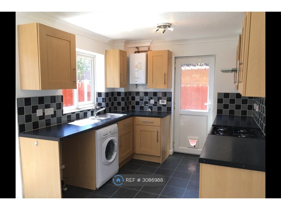 Property photo 2 of 17 Kitchen