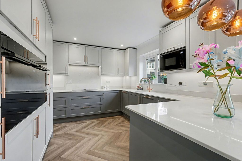 Property photo 2 of 26