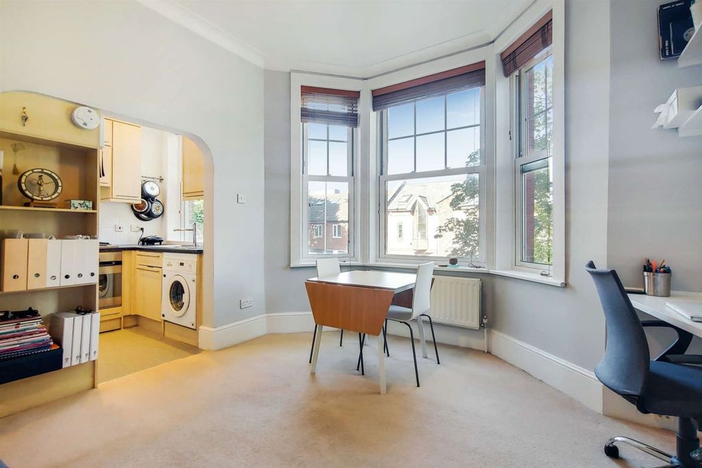 Property photo 2 of 6